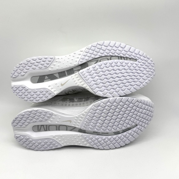 Nike Pegasus Premium White Metallic Silver Sz 7 M / 8.5 W New Running HQ2592-102 - Picture 8 of 11